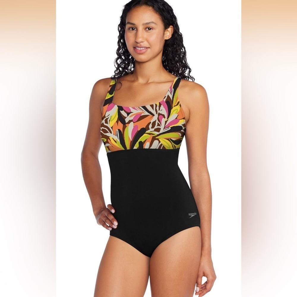 Speedo Women's Swimsuit One Piece
Adjustable Square Neck Moderate Cut 14/762-5